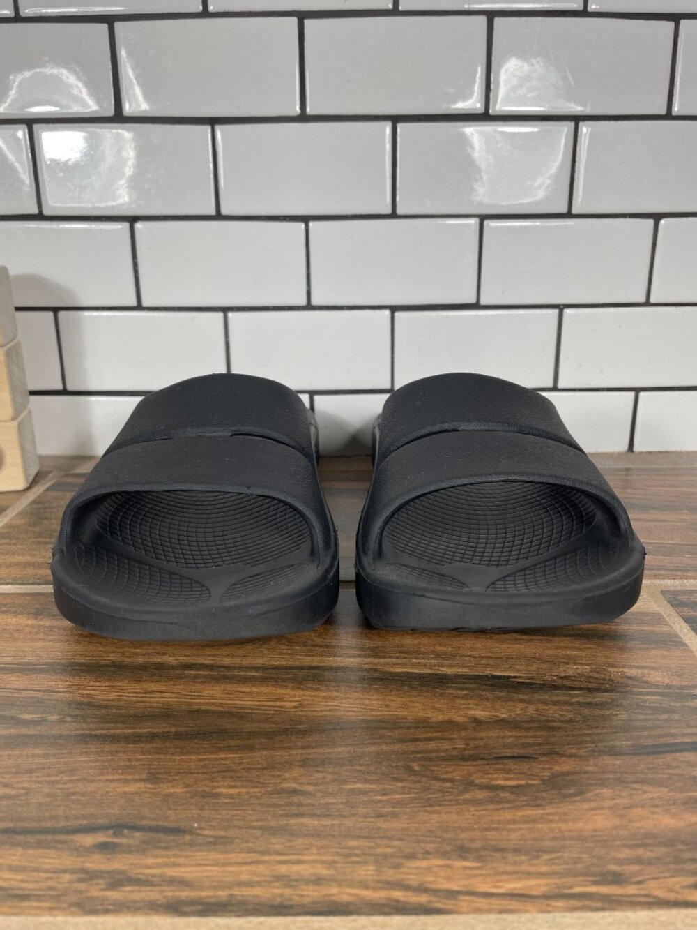 OOFOS OOahh Shoes Womens Size 7 Black Recovery Comfort Slip On Slide Sandals - Picture 2 of 14
